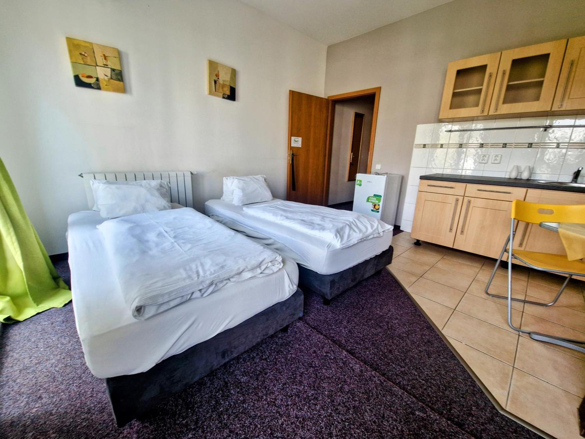 Family Hotel Maxim Beroun  Zewnętrze zdjęcie