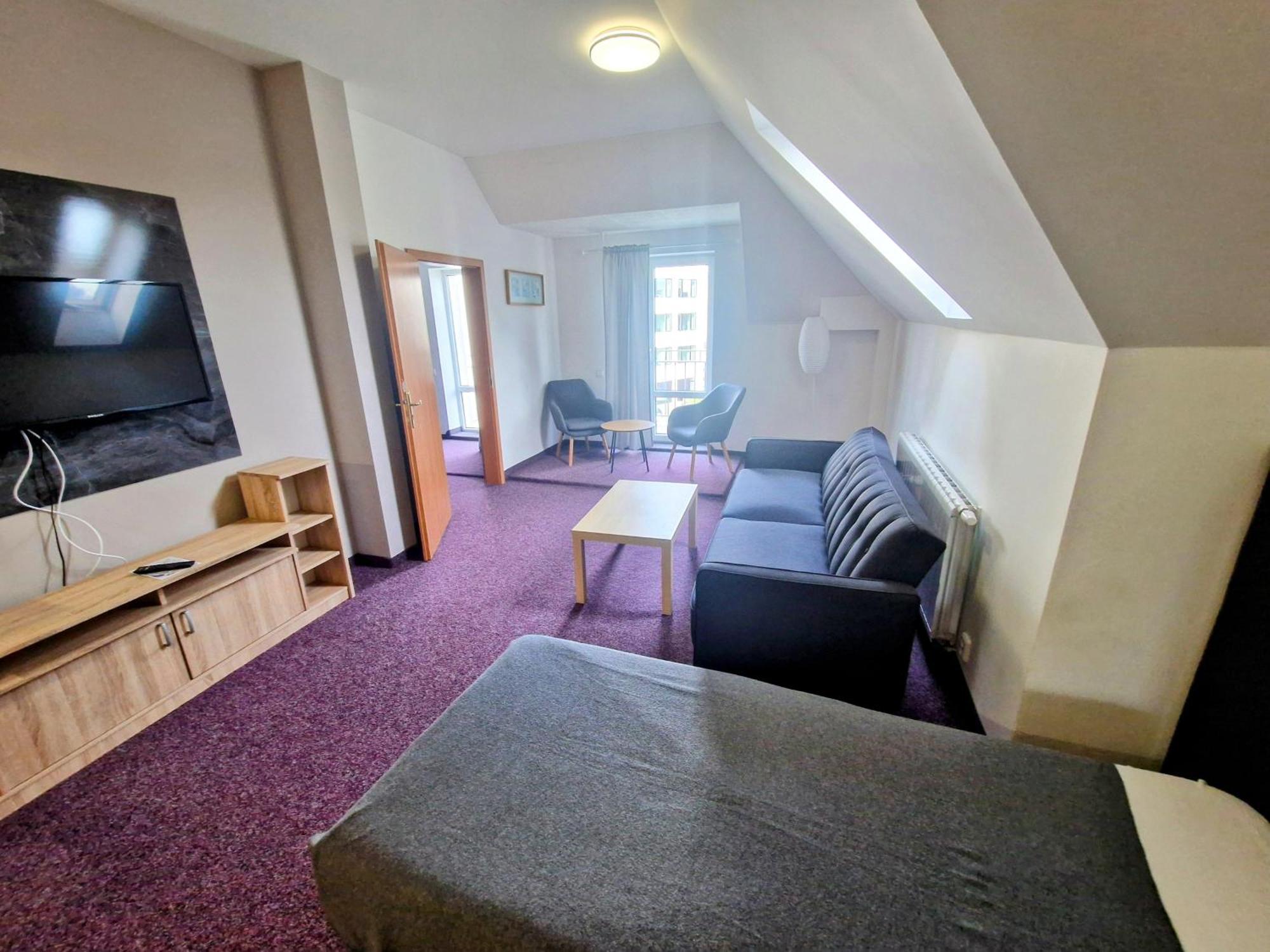 Family Hotel Maxim Beroun  Zewnętrze zdjęcie
