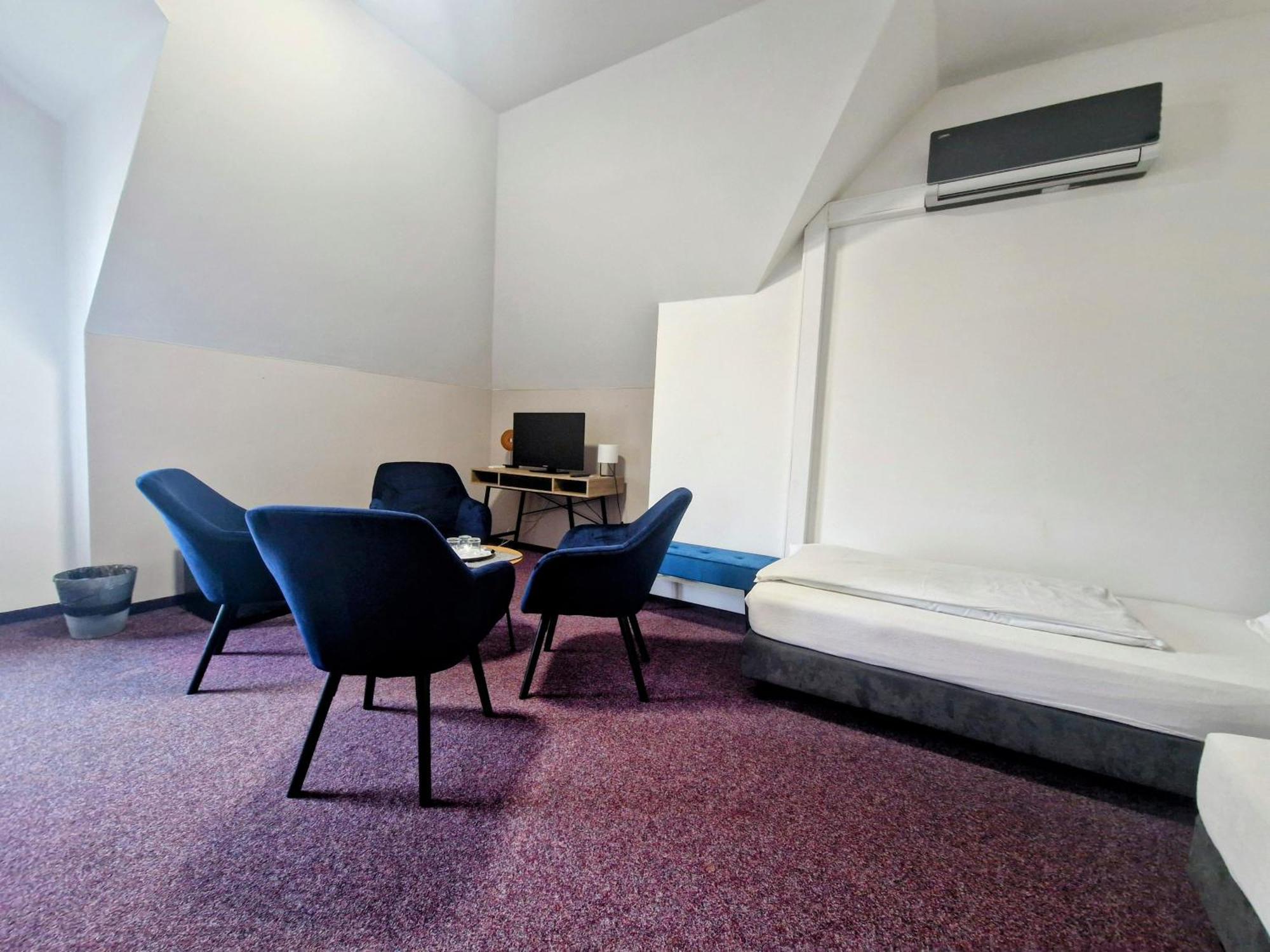 Family Hotel Maxim Beroun  Zewnętrze zdjęcie