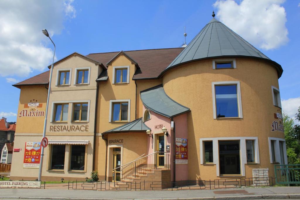 Family Hotel Maxim Beroun  Zewnętrze zdjęcie